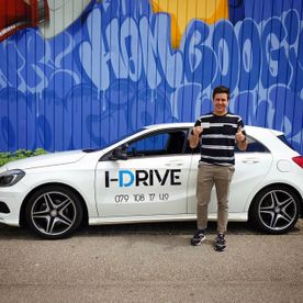 Fahrschüler nach bestandener Fahrprüfung - Autofahrschule I-Drive - Stadt Basel